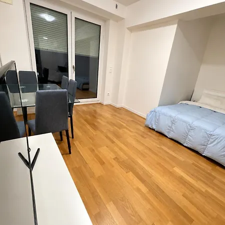 Apartment Modern Near Audi & Center
